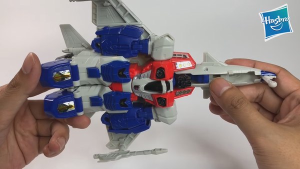 Power Of The Prime Starscream Voyager In Hand Look With Video And Screencaps 19 (19 of 50)